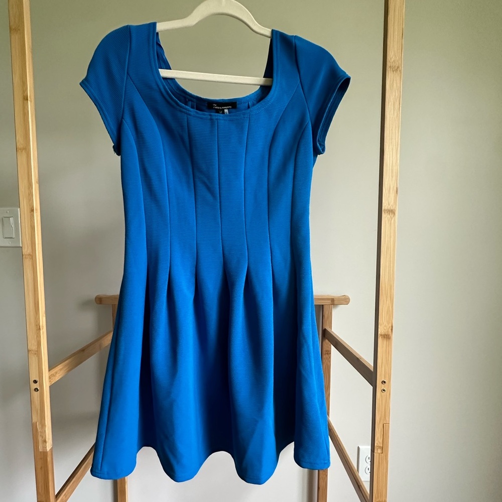 New!! The clothing company: Junior Medium blue mini dress. Scoop neck, pleated.